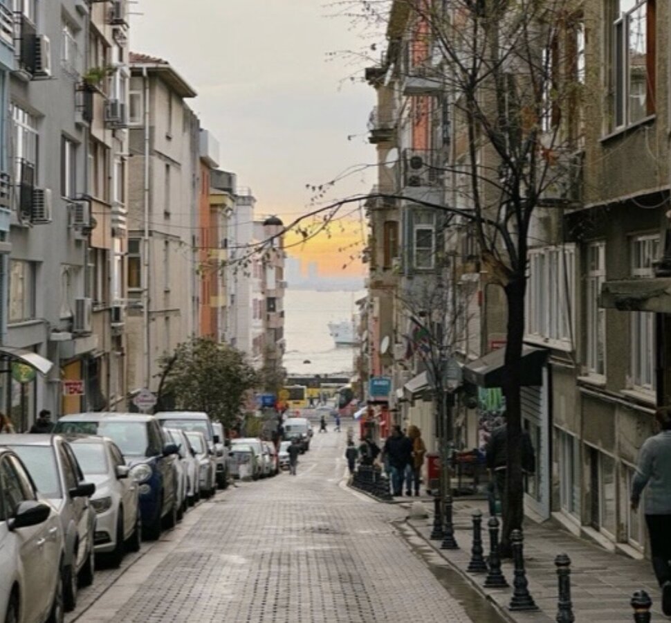 İzmir mahalle sokağı